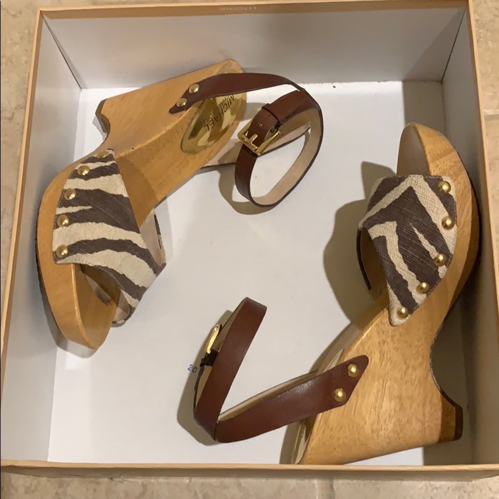Michael Kors wedges (8.5) *FREE SHIPPING! - Picture 3 of 6